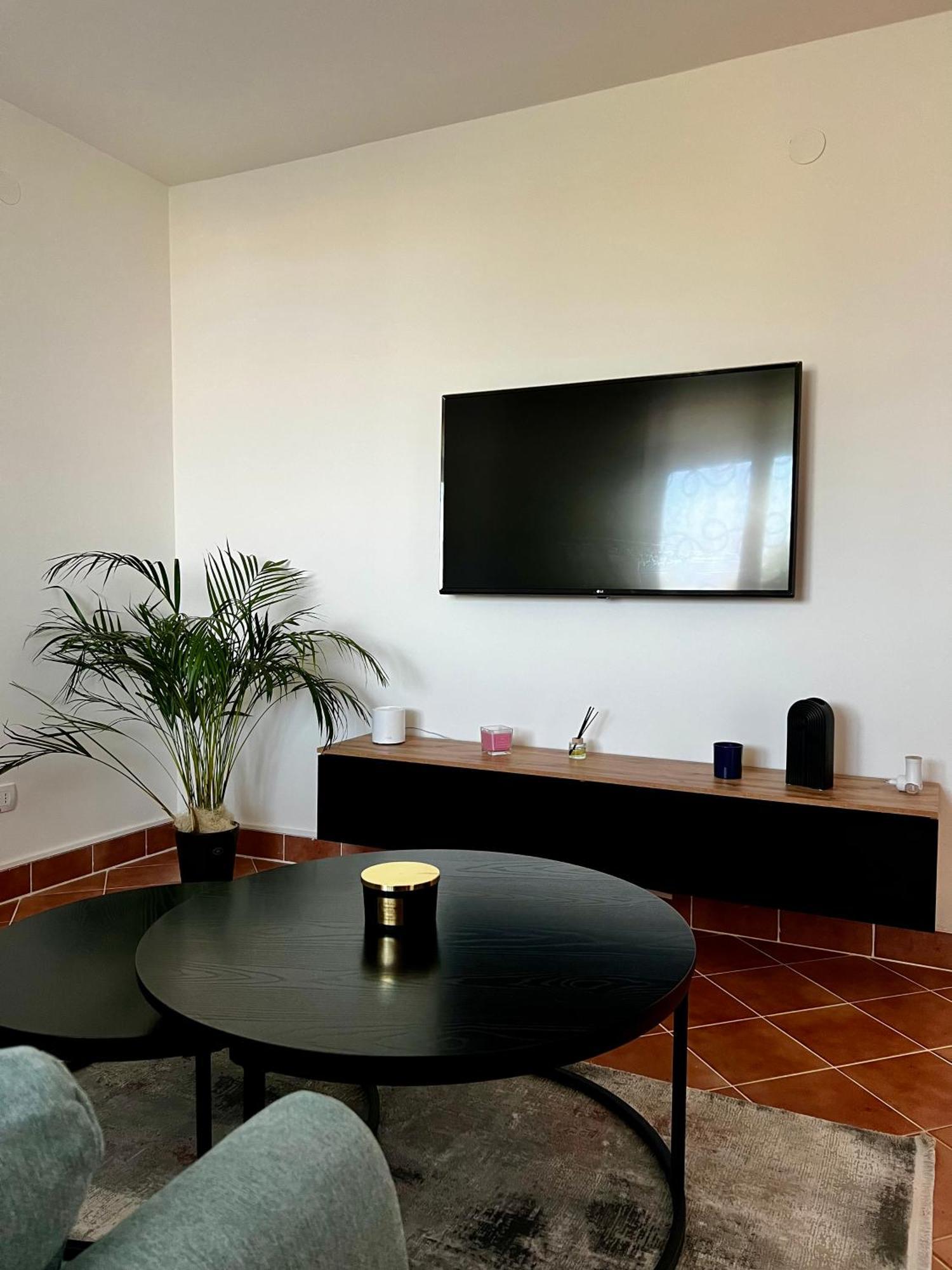Eden Apartment พูลา ภายนอก รูปภาพ